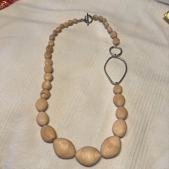 VTG 90s Kenneth Cole long wood bead Necklace silver tone hardware 13” - Picture 3 of 10